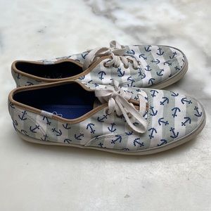 Excellent condition super cute Keds by Taylor Swift